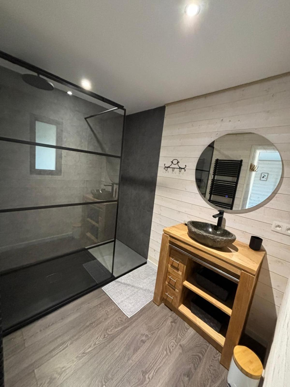 Ambiance Boisee Moustier Holiday home *